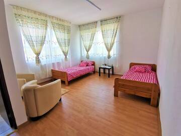 Фотографии Хостелы Emi Apartment г. Бистрица (Румыния) №5 Фото Хостелы Emi Apartment г. Бистрица 5