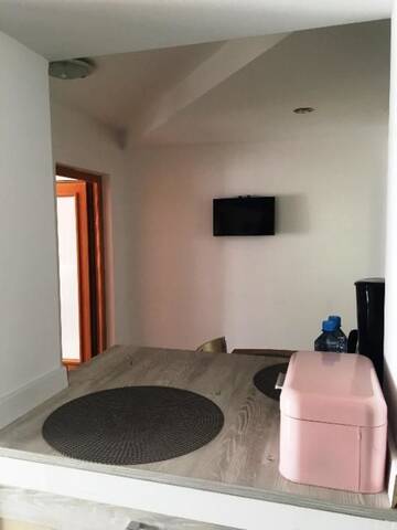 Фото номера Улучшенные апартаменты Апарт-отели 4 Seasons Apartments г. Бистрица 5