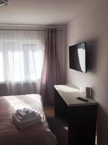 Фото номера Улучшенные апартаменты Апарт-отели 4 Seasons Apartments г. Бистрица 6