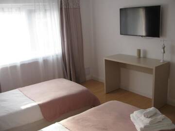 Фото номера Улучшенные апартаменты Апарт-отели 4 Seasons Apartments г. Бистрица 13