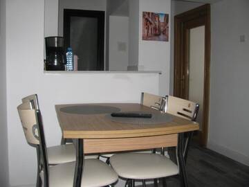 Фото номера Улучшенные апартаменты Апарт-отели 4 Seasons Apartments г. Бистрица 11