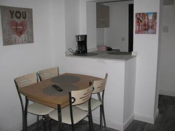 Фото номера Улучшенные апартаменты Апарт-отели 4 Seasons Apartments г. Бистрица 12