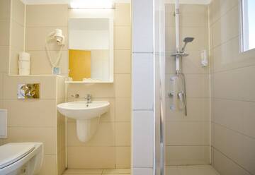 Фото номера Улучшенный полулюкс Отель Hotel Decebal Bistrita г. Бистрица 4