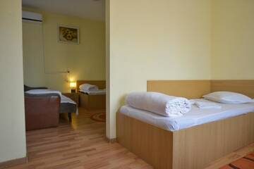 Фото номера Стандартный полулюкс Отель Hotel Decebal Bistrita г. Бистрица 4