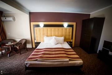 Фото номера Двухместный номер с 1 кроватью Отель Hotel Ozana г. Бистрица 13