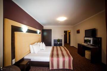 Фото номера Двухместный номер с 1 кроватью Отель Hotel Ozana г. Бистрица 15